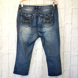 💜SUKO JEANS Cropped Length Crystal Embellished Jeans
